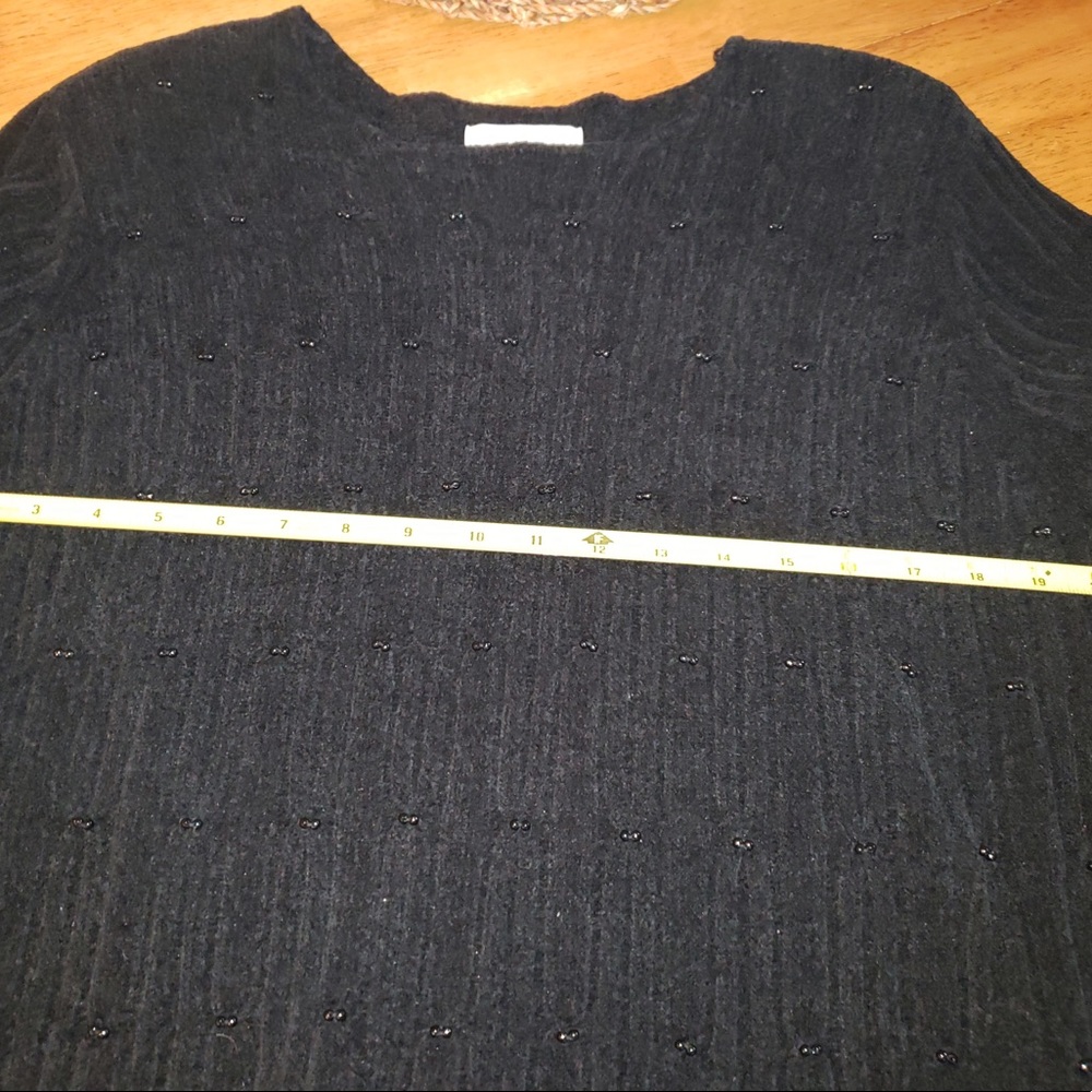 Sweater - Picture 5 of 6